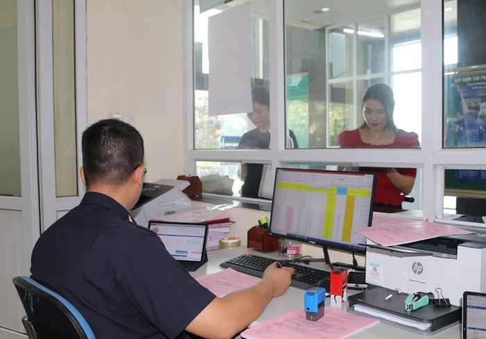 Đội Hải quan cửa khẩu quốc tế Tà Lùng thực hiện vận hành thí điểm Nền tảng cửa khẩu số.