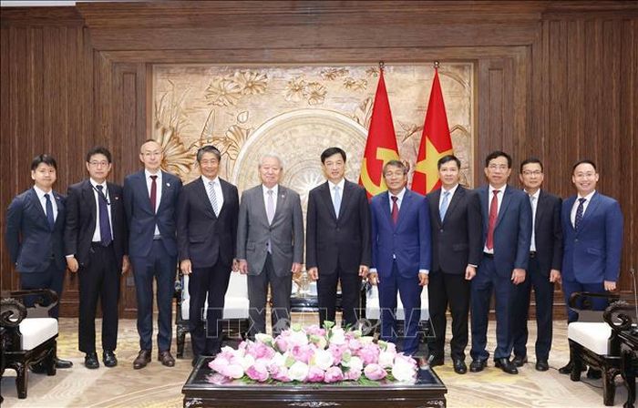 Trưởng Ban Tổ chức Trung ương Nguyễn Duy Ngọc với các đại biểu chụp ảnh chung. Ảnh: Phương Hoa/TTXVN