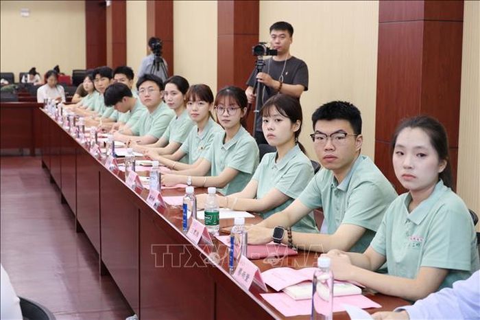 Đại diện thanh niên Trung Quốc tham gia đối thoại giữa thanh niên hai nước Việt-Trung.