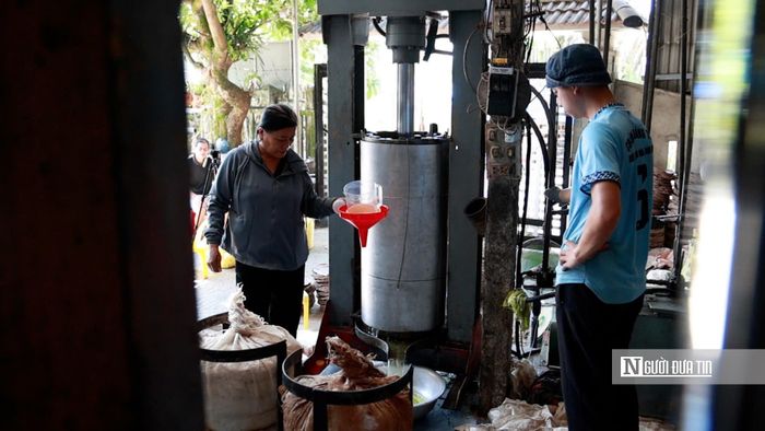 Trung bình 1 tạ đậu phụng có thể ép được khoảng 35 lít dầu.