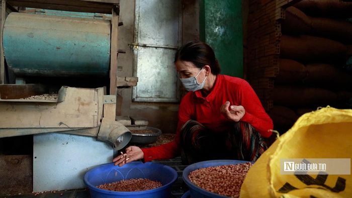 Giá bán dầu đậu phụng có giá từ 100.000 đến 120.000 đồng/lít.