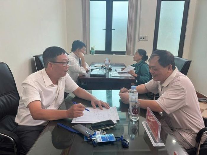 Thông qua hình thức tư vấn trực tiếp, các luật gia đã giúp người dân nhận diện đúng bản chất vụ việc, hiểu rõ quyền và nghĩa vụ của mình theo quy định của pháp luật.