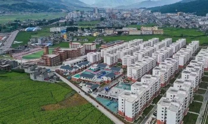 Khu tái định cư Châu tự trị người Di ở Lương Sơn, Tứ Xuyên. Ảnh: Xinhua.