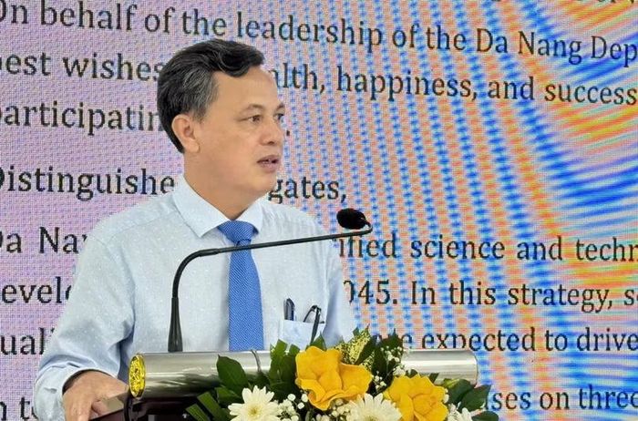 Ông Trần Ngọc Thạch, Phó Giám đốc Sở KH&CN TP Đà Nẵng phát biểu khai mạc cuộc thi.