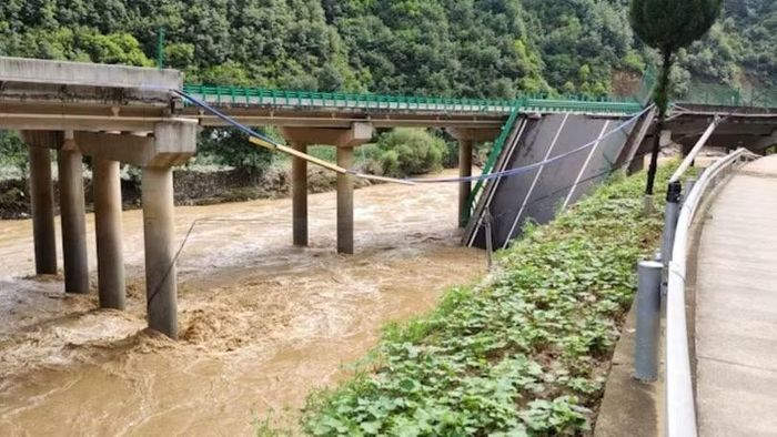 Gian lận trong thi công và kiểm định, nghiệm thu khiến cầu cao tốc Thương Lạc bị sập. Ảnh: Zhihu.