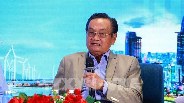 Tiến sĩ Trần Du Lịch, chuyên gia kinh tế chia sẻ tại Diễn đàn. Ảnh: Hứa Chung-TTXVN