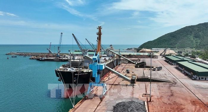 Nhiều ngành kinh tế biển như cảng biển, logistics, du lịch biển, nuôi biển công nghệ cao hay năng lượng tái tạo ngoài khơi đã có bước phát triển đáng ghi nhận. Ảnh minh họa: Vũ Sinh - TTXVN