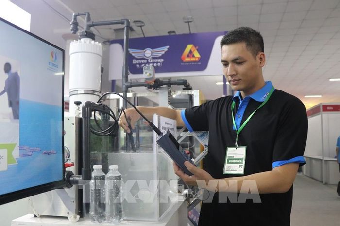 Hệ thống đo oxy trong nước nuôi tôm. Ảnh: Thu Hiền - TTXVN