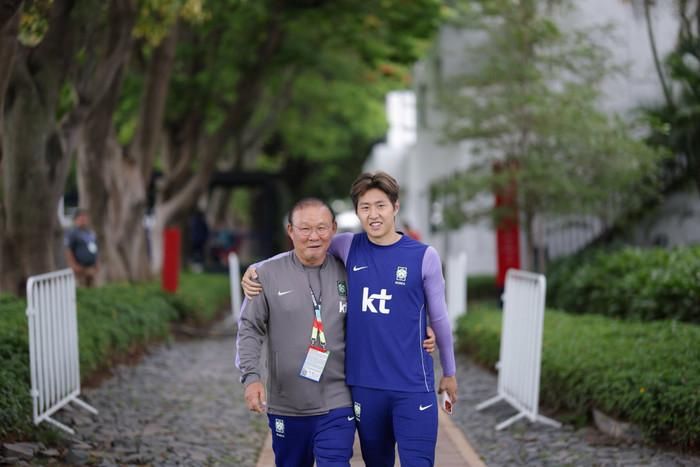 Người hâm mộ đã đồng loạt chúc mừng HLV Park Hang Seo trước thềm World Cup 2026. Ảnh: FBNV