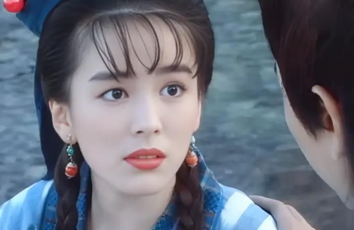 Anh Cô do nữ diễn viên Tưởng Văn Đoan thủ vai trong bộ phim truyền hình võ hiệp kinh điển Anh hùng xạ điêu (phiên bản 1994) của đài TVB Hồng Kông. Ảnh: Sohu