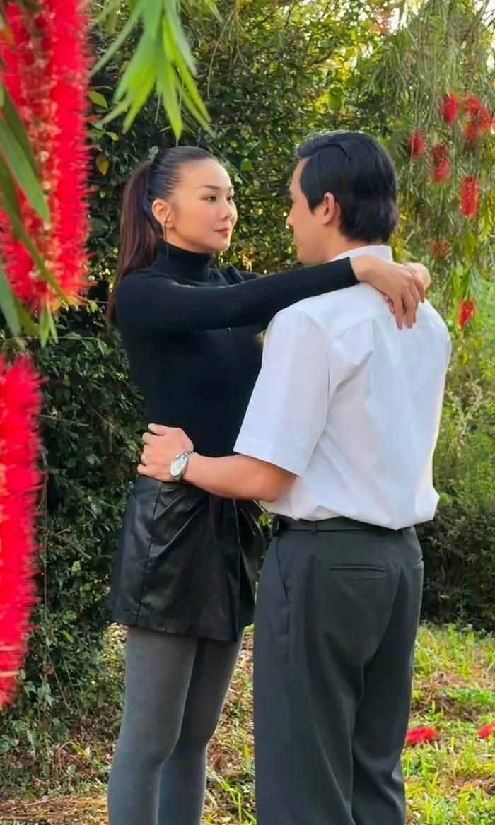 Thanh Hằng chia sẻ khoảnh khắc hậu trường quay phim cùng Lương Thế Thành.