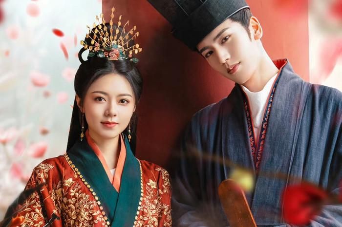Sau hơn hai mươi năm sống trong nghi kỵ và kết thúc bằng bi kịch, Lý Dung và Bùi Văn Tuyên bất ngờ trở về thời điểm mười tám tuổi nhưng vẫn giữ nguyên ký ức cũ. Thay vì lặp lại sai lầm, cả hai lựa chọn hợp tác để thay đổi vận mệnh và hóa giải những hiểu lầm từng chia cắt họ. Sự kết hợp giữa yếu tố trọng sinh, quyền đấu và tình cảm trưởng thành giúp bộ phim mang đến nhiều tình tiết vừa kịch tính vừa cảm động.