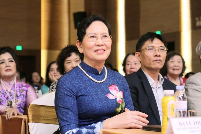 Bà Lê Thị Thủy, Ủy viên TƯ Đảng, Phó Chủ tịch UBTƯ MTTQ Việt Nam, Chủ tịch Hội LHPN Việt Nam, tham dự Lễ tôn vinh