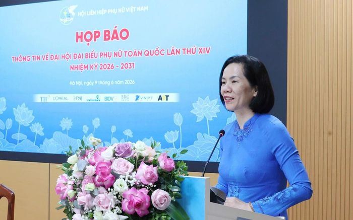 Phó Chủ tịch Hội LHPN Việt Nam Nguyễn Thị Minh Hương phát biểu khai mạc chương trình