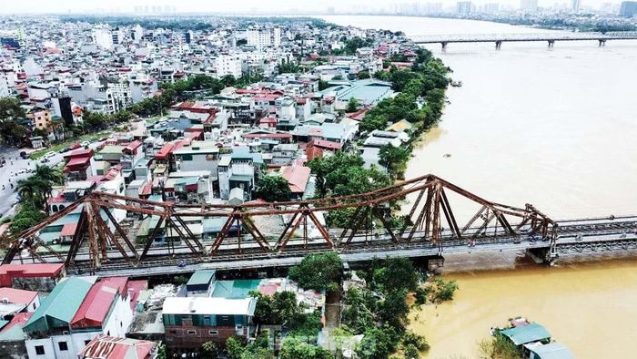 Ngày 11.5.2026, HĐND thành phố Hà Nội đã thông qua nghị quyết phê duyệt chủ trương đầu tư dự án Trục đại lộ cảnh quan sông Hồng, quy mô hơn 11.400 ha với khoảng 50.000 hộ dân (khoảng 200.000 người) chịu ảnh hưởng. Ảnh: Đức Nguyễn.