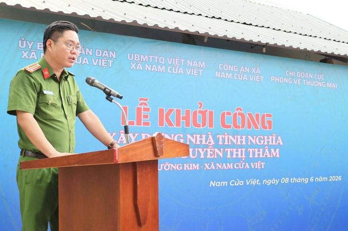 Trung tá Hồ Xuân Tiến phát biểu tại sự kiện.