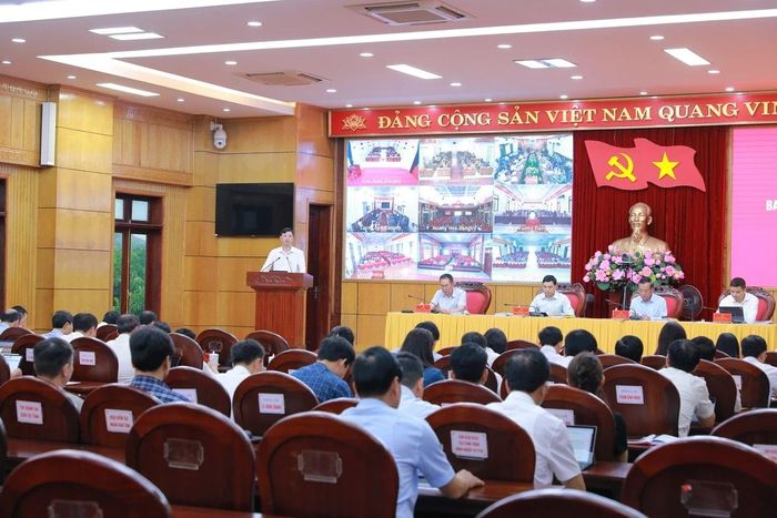 Giám đốc Sở Văn hóa, Thể thao và Du lịch Lê Văn Trung phát biểu tại hội nghị.