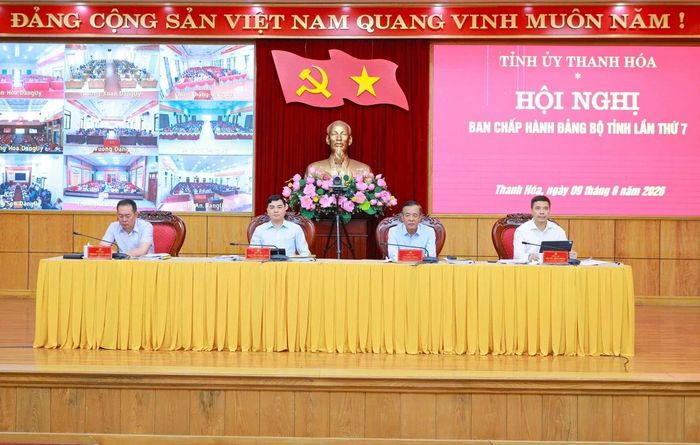 Bí thư Tỉnh ủy Lê Đức Thái và các đồng chí Phó Bí thư Tỉnh ủy chủ trì hội nghị.