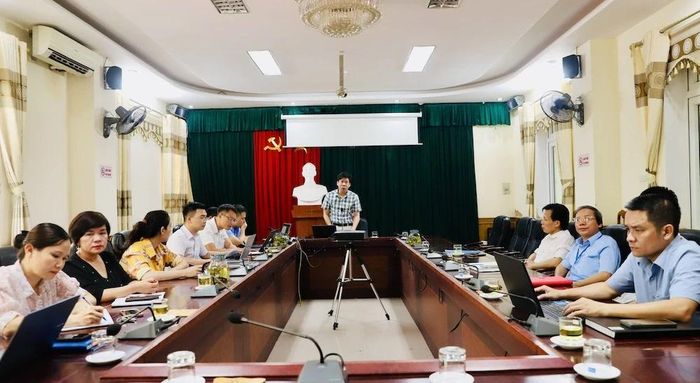 Phó Giám đốc Trung tâm Kiểm soát bệnh tật Thanh Hóa Lê Hồng Sơn phát biểu khai mạc hội nghị.