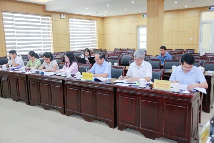Các đồng chí Ban Thường vụ Hội Chữ thập đỏ tỉnh dự hội nghị.