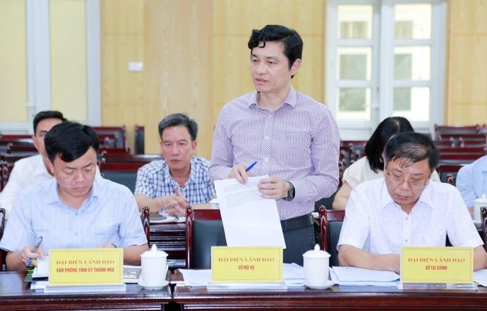 Đại diện Sở Nội vụ phát biểu tại hội nghị.