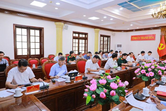 Đại biểu dự phiên họp.