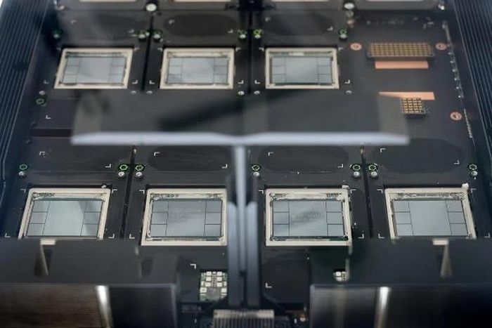 Hơn 1.500 GPU Nvidia H200 cung cấp sức mạnh cho siêu máy tính Aspire 2B. Ảnh: ST/Jason Quah.