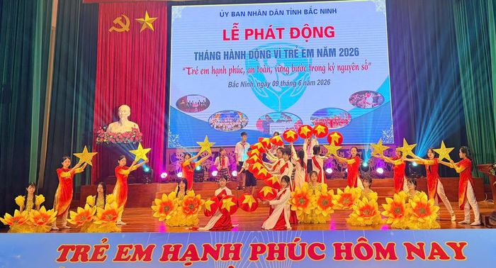  Tiết mục văn nghệ của các em học sinh tại Lễ phát động. 