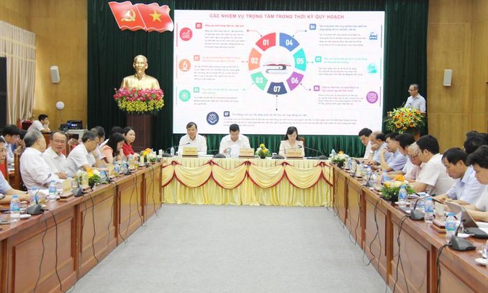 Toàn cảnh hội nghị.