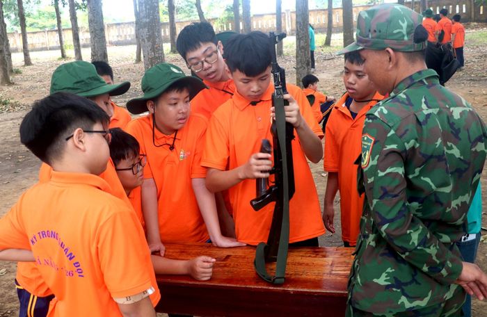Chương trình lồng ghép nhiều hoạt động bổ ích, mang đến trải nghiệm đáng nhớ cho học viên. Ảnh: VĂN HOÀNG