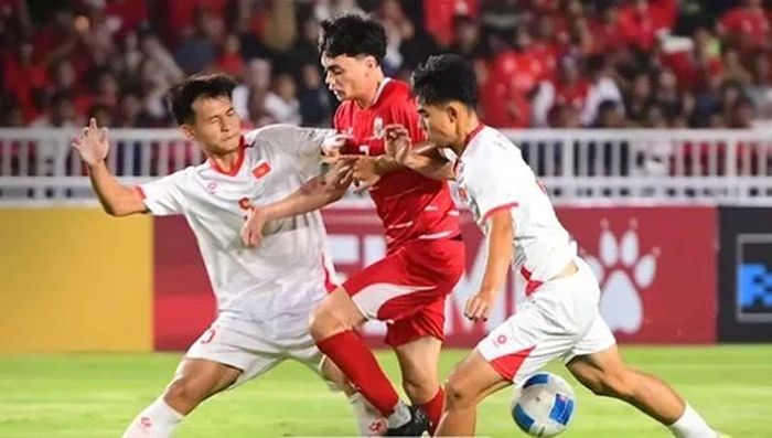 U19 Việt Nam mất quyền tự quyết sau trận thua U19 Indonesia.