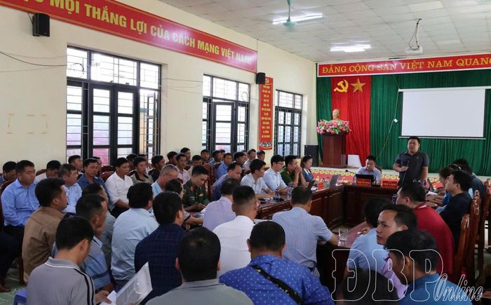 Xã Xa Dung tổ chức lấy ý kiến nhân dân về việc sắp xếp, sáp nhập các bản.