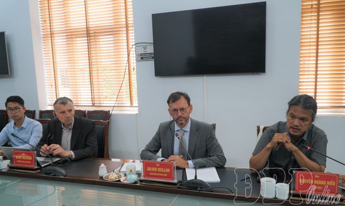 Ông Julien Seillan, Giám đốc AFD tại Việt Nam phát biểu tại buổi làm việc.