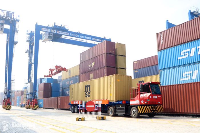 Hoạt động xếp dỡ, vận chuyển hàng hóa tại Cảng Phước An được thực hiện theo quy trình tự động.