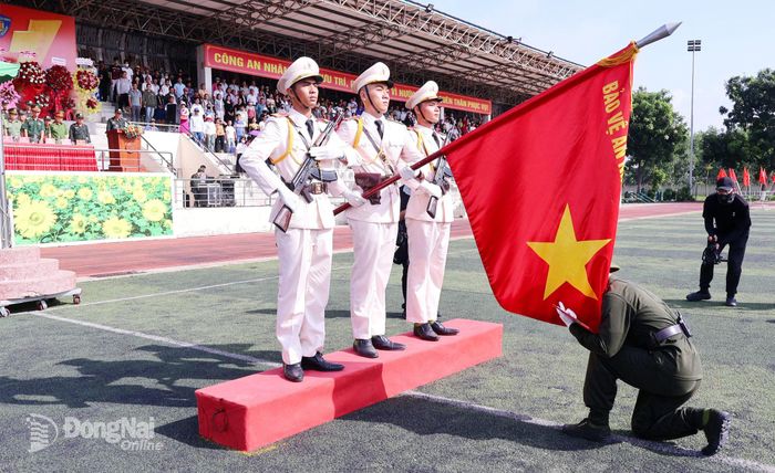 Chiến sĩ mới tuyên thệ 5 lời thề Công an nhân dân. Ảnh: Nguyệt Hà