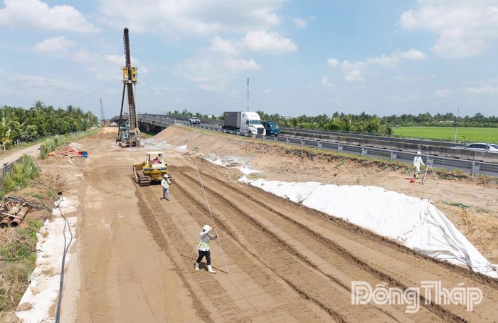 Bộ Xây dựng đề nghị UBND các tỉnh, thành phía Nam về việc đẩy nhanh tiến độ thực hiện công tác bồi thường, hỗ trợ, tái định cư và hỗ trợ nguồn vật liệu xây dựng Dự án.