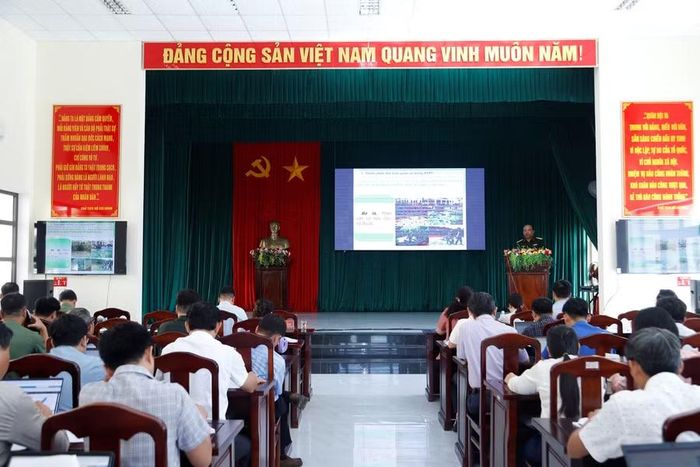 Ban Chỉ đạo diễn tập tỉnh tổ chức tập huấn, bồi dưỡng khung diễn tập xã Tuy Phước. Ảnh: H.P