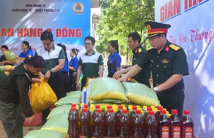  Các đoàn KT-QP trực thuộc Binh đoàn 15 tổ chức nhiều hoạt động chăm lo cho người lao động trong Tháng Công nhân năm 2026. Ảnh: T.T 