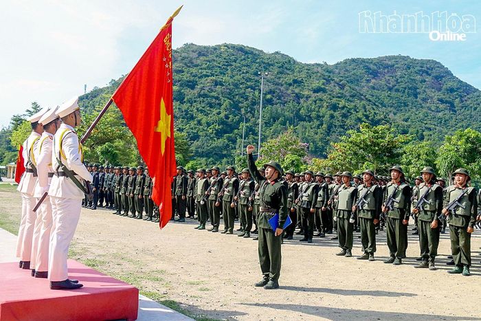 Binh nhì Nguyễn Trường Truyền Thống - chiến sĩ Đại đội huấn luyện 2 tuyên thệ.