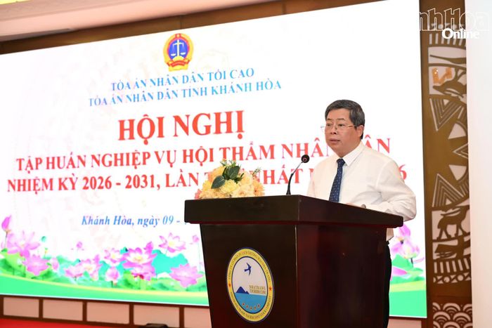 Chánh án Tòa án nhân dân tỉnh Lương Xuân Lộc phát biểu khai mạc.