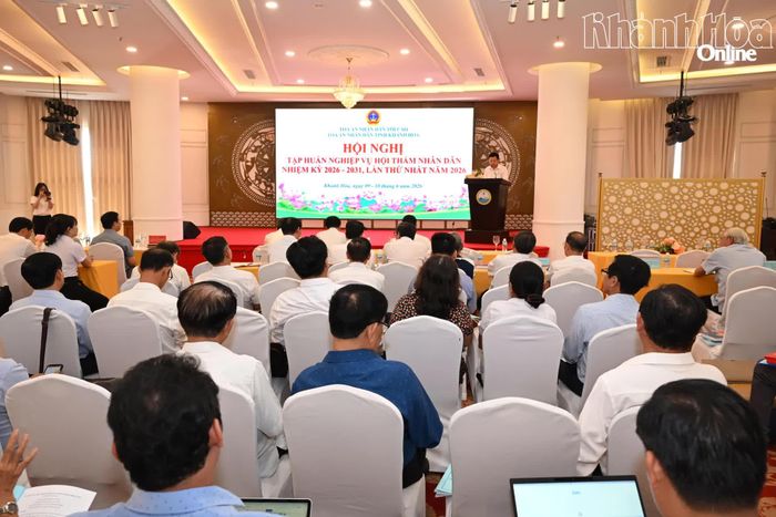 Quang cảnh hội nghị.