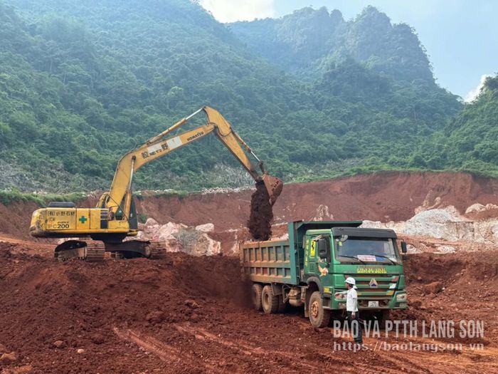 Nhà thầu tập trung san lấp mặt bằng Cụm công nghiệp Bắc Sơn 2