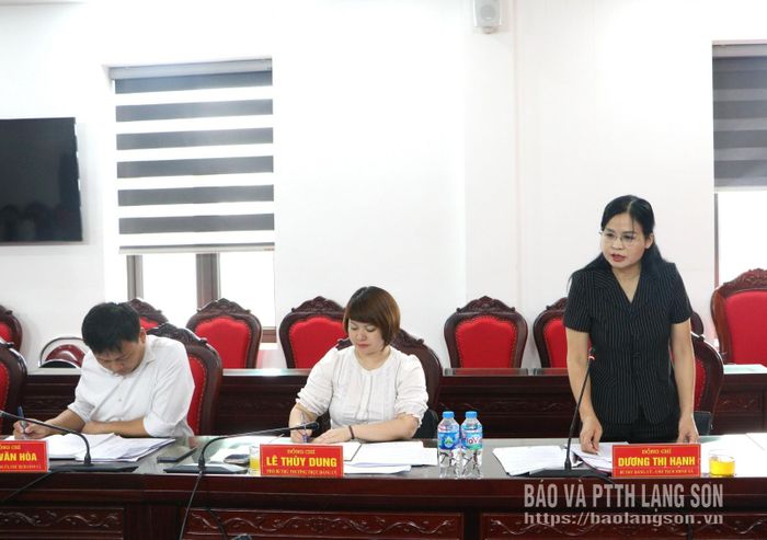 Lãnh đạo Đảng ủy xã Hữu Lũng phát biểu tại hội nghị