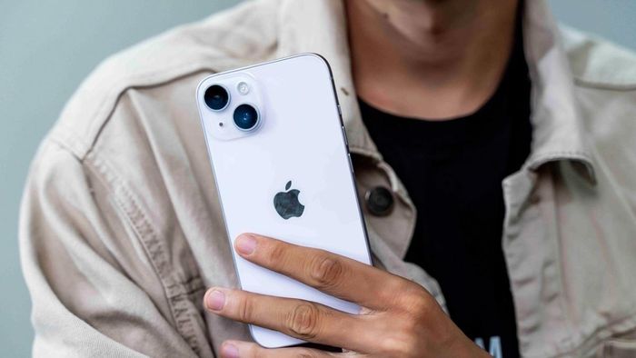 Giá khởi điểm từ gần 14 triệu cho dòng 14 bản 128GB