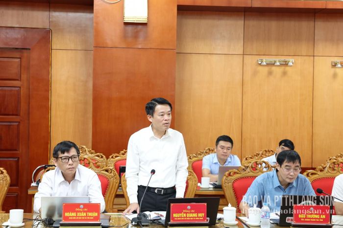 Lãnh đạo Sở khoa học và Công nghệ báo cáo làm rõ một số nội dung liên quan đến lĩnh vực phụ trách