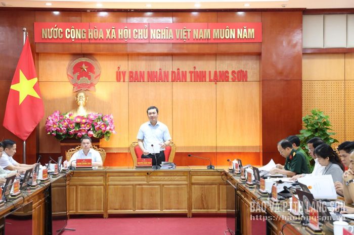 Đồng chí Nguyễn Cảnh Toàn, Phó Bí thư Tỉnh ủy, Chủ tịch UBND tỉnh phát biểu kết luận các nội dung tại phiên họp
