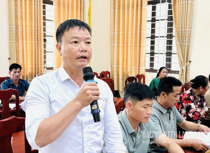 Cử tri thôn Bản Nùng phát biểu ý kiến