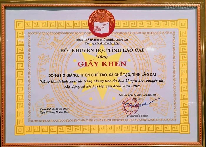 Dòng họ Giàng là một trong hai “Dòng họ học tập” tiêu biểu của xã Chế Tạo.