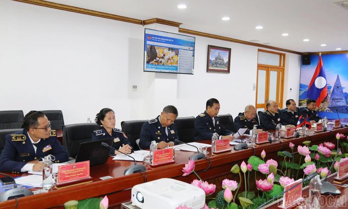 Đoàn công tác Hải quan tỉnh Phong Sa Ly (Lào) tham dự hội đàm tại Lào Cai.