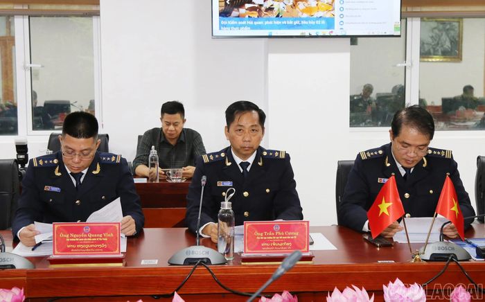 Đại diện hai bên thảo luận các giải pháp nâng cao hiệu quả phối hợp quản lý hải quan trong thời gian tới.